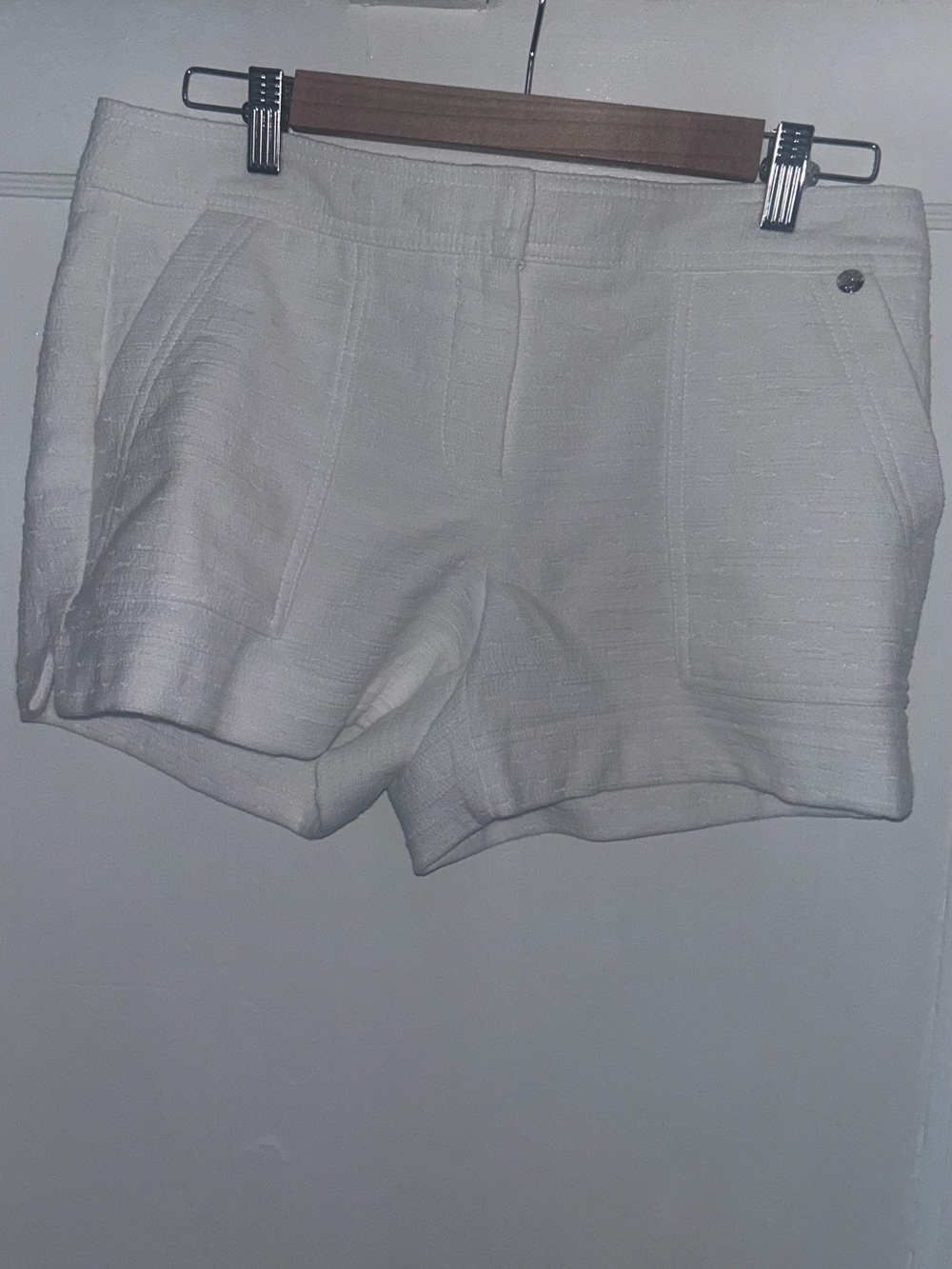 Womens Trina Turk White Textured High-Waist /shorts sz 8 3 1/2 (or 4”)